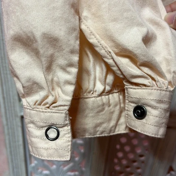 Nine West Button Down Shirt Size: Medium - Picture 4 of 5